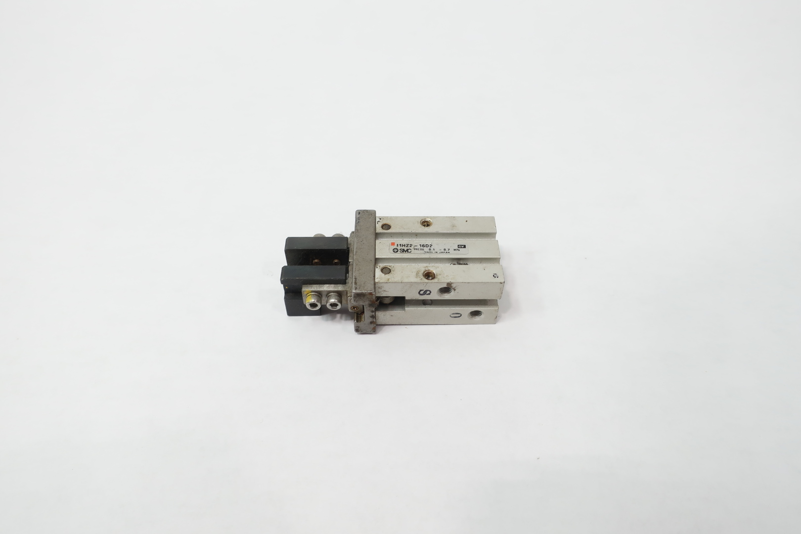 SMC MHZ2-16D2 MHZ2, Air Gripper, Parallel Type, Standard, MHZ2-16D2 — General Accessories