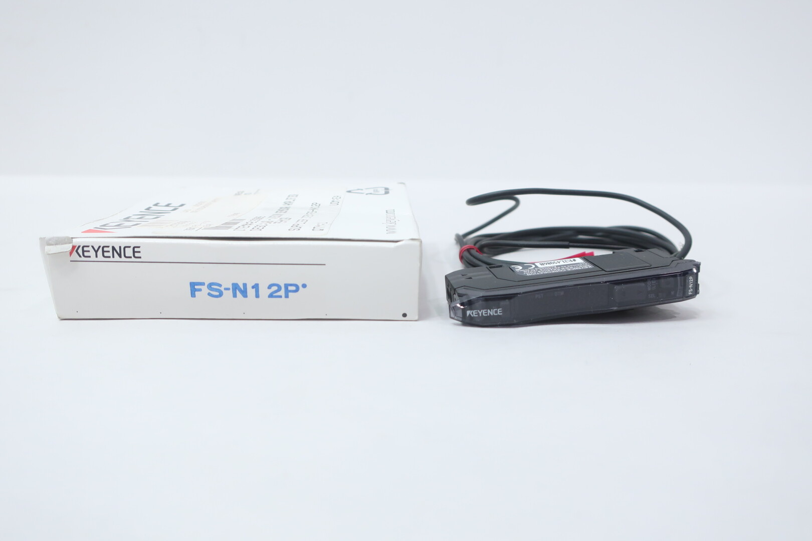 Keyence FS-N12P FS-N12P Fibre Amplifier, Cable Type, Expansion Unit, PNP — Optische & optoelektronische Sensoren