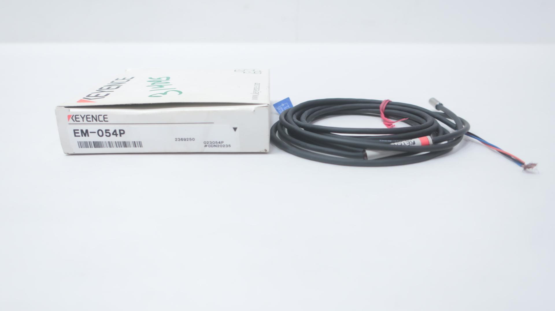 Keyence EM-054P EM-054P Main Unit, Shielded Type, f5.4, PNP — Näherungs- & induktive Sensoren