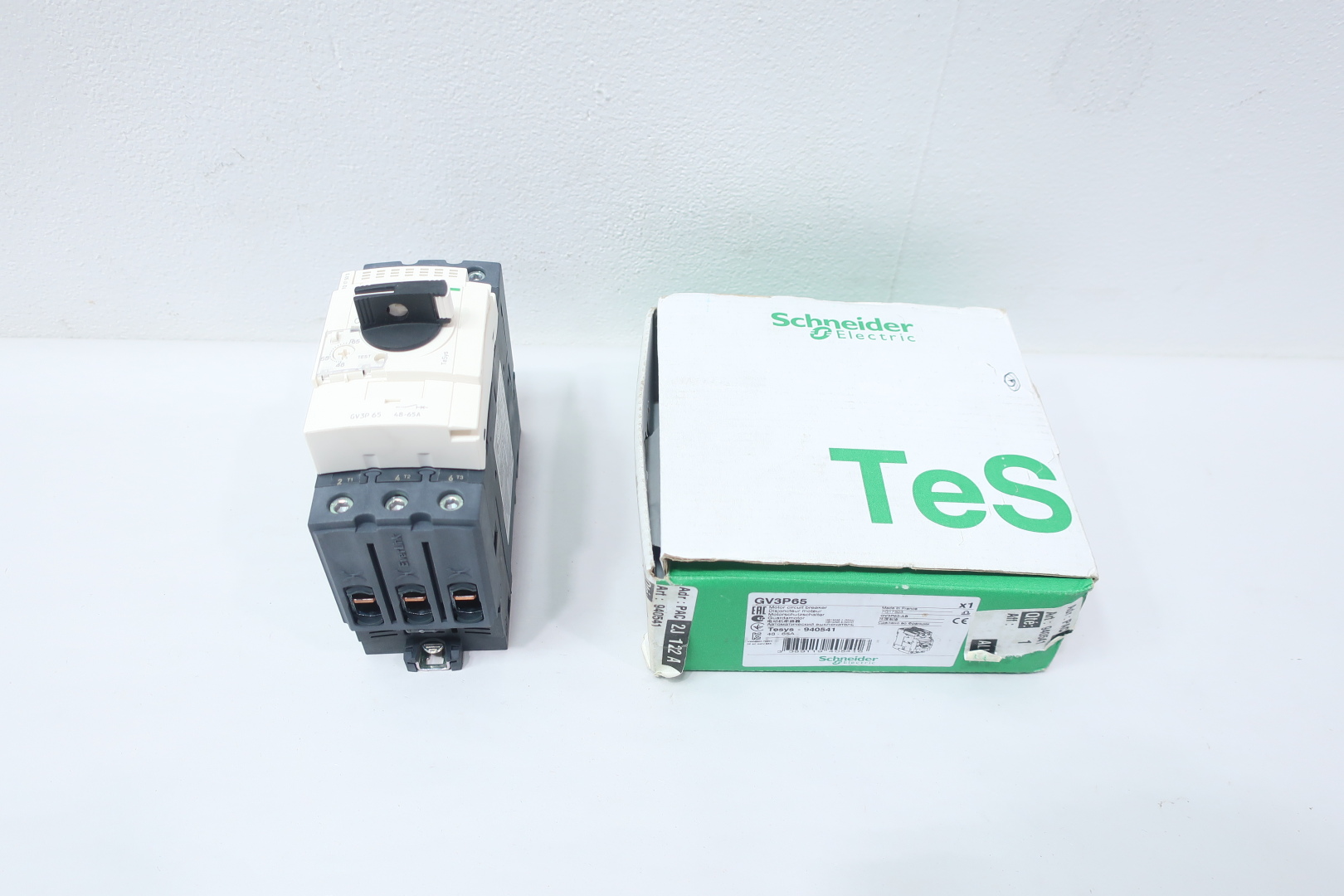 GV3P65 Schneider Electric, Interruptores automáticos y fusibles