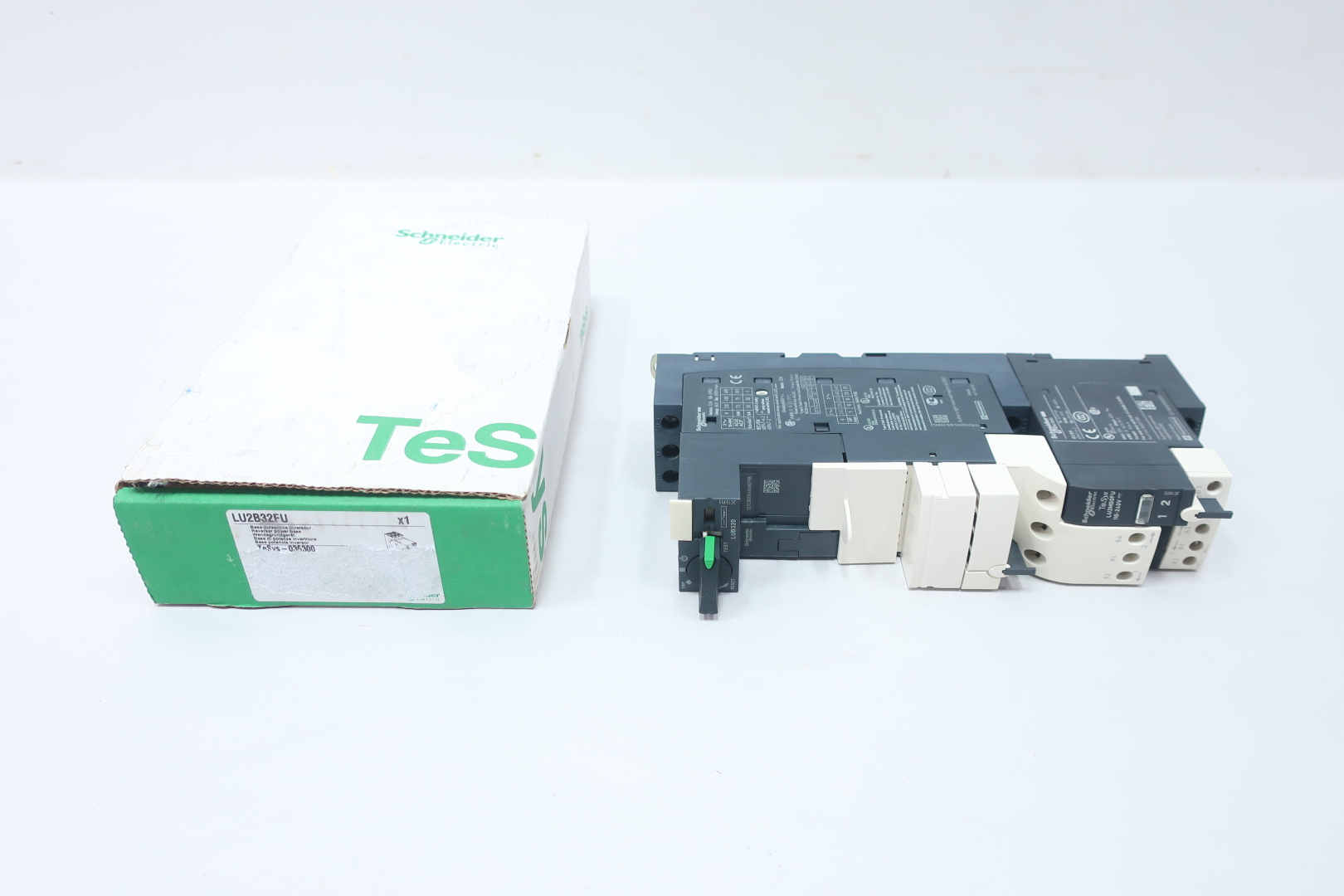 LU2B32FU Schneider Electric, Contactors & Relays