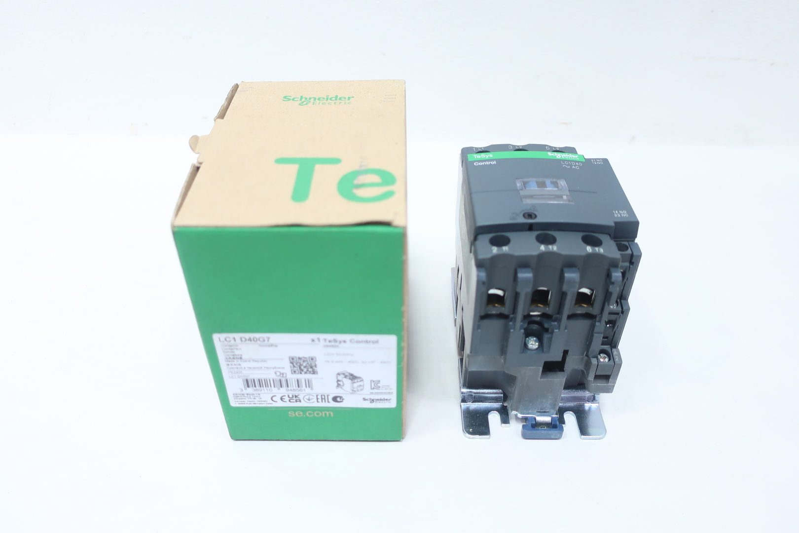 Schneider Electric LC1D40G7 TeSys D IEC Contactors, 40 A, 3 P, 30 HP at 480 VAC, Non-Reversing — Contactores y relés