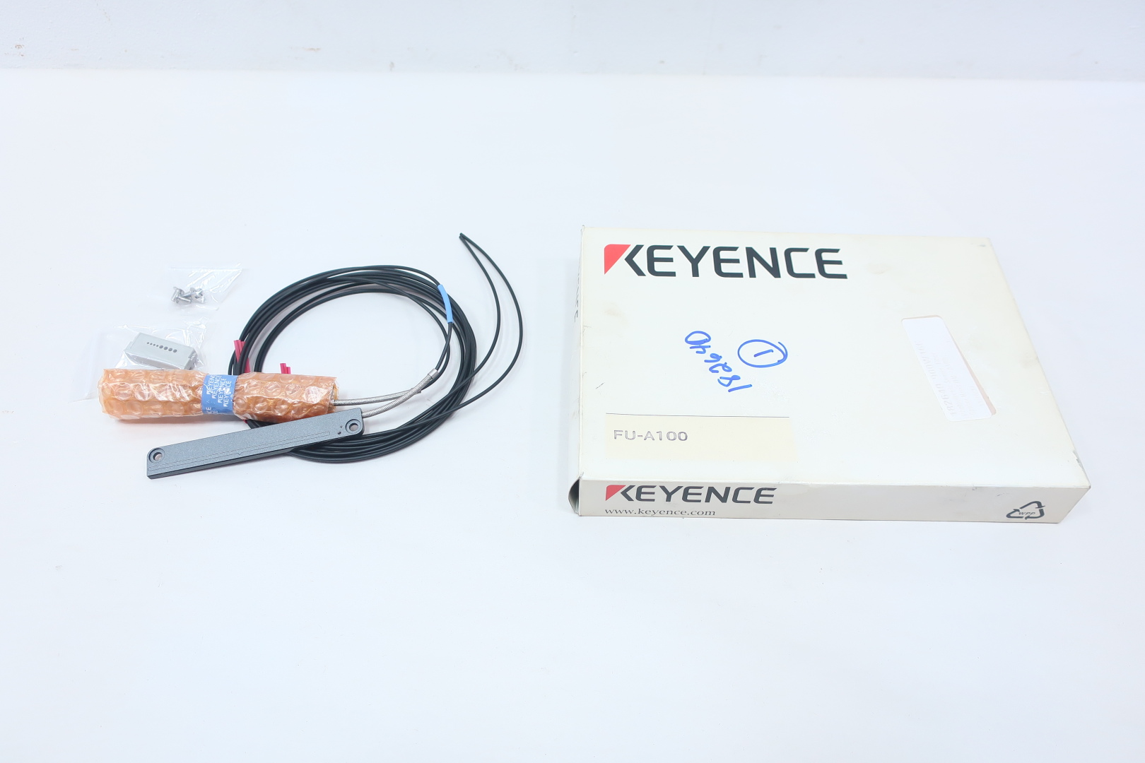FU-A100 Keyence, Optische & optoelektronische Sensoren