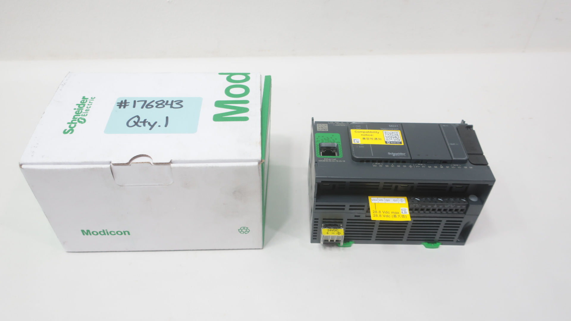 Schneider Electric TM241CE24T logic controller, Modicon M241, 24 IO, transistor, PNP, Ethernet — SPS